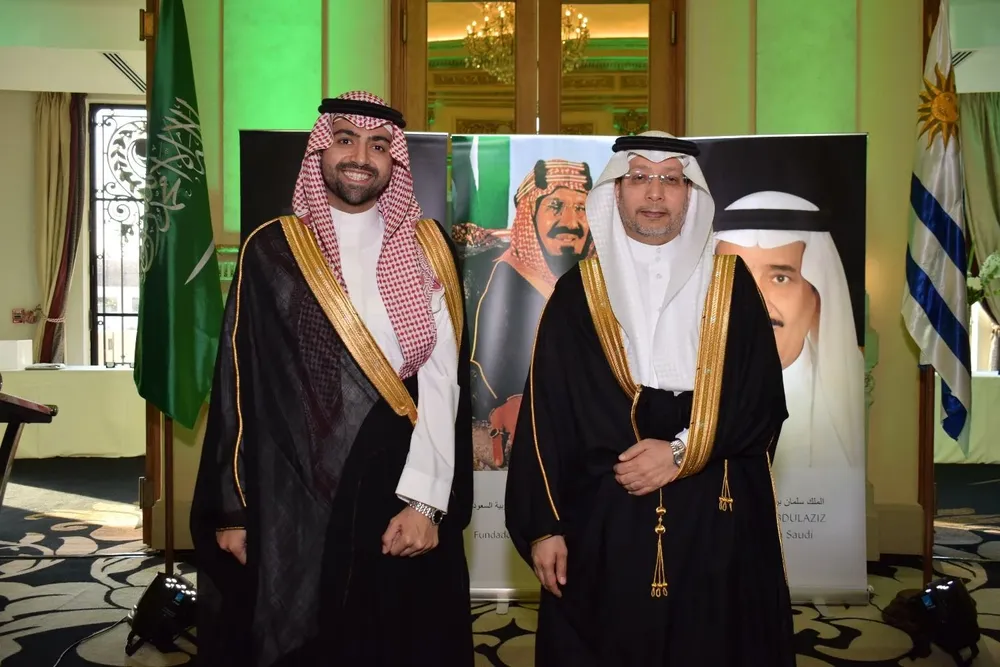 Hussam Alsaqabi y Embajador Eyad Hakeem