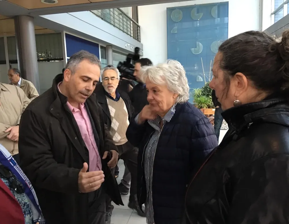 Alfonso Lereté explicándole a Lucía Topolansky lo acontecido