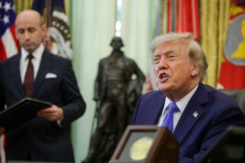 Tras el freno de la Corte Suprema, Trump restringe por decreto el derecho a la ciudadanía por nacimiento en EEUU