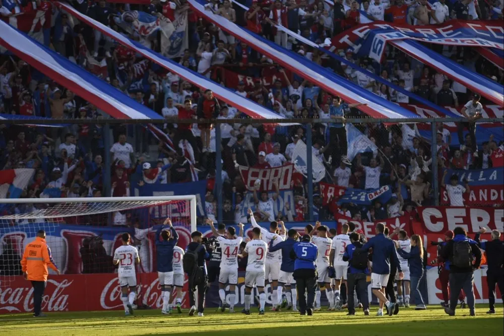 El festejo de los jugadores e hinchas de Nacional