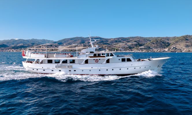 El barco que alberga a la delegación del Festival de Cine de José Ignacio en Cannes