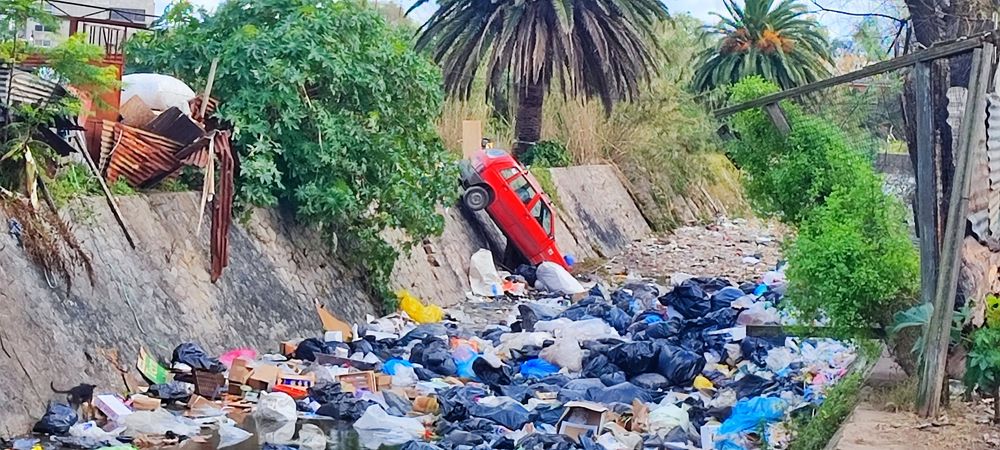 Un delincuente robó un auto en La Unión