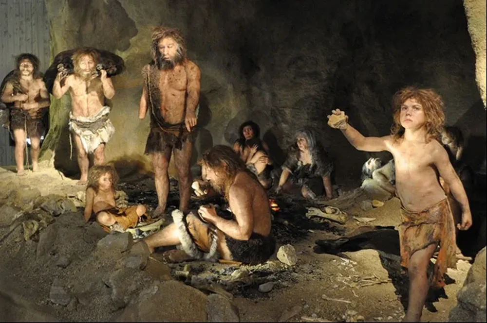 Familia de neandertales, extinguidos hace unos 40.000 años.