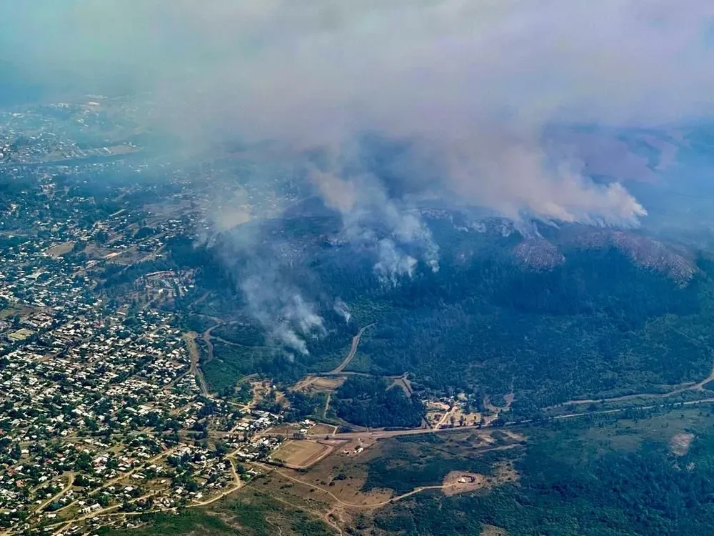Imágenes del incendio en el Cerro del Toro en la mañana del miércoles
