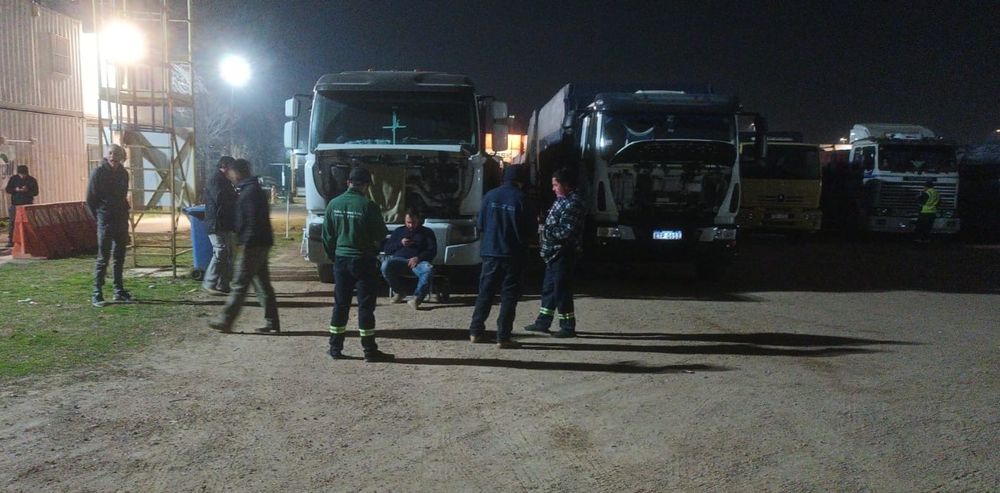 Camiones detenidos por no poder descargar: perjuicio para los transportistas.