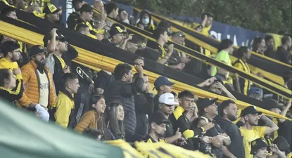 Hinchas de Peñarol al Franzini