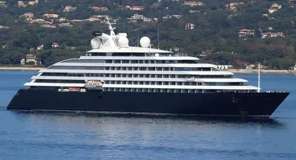 Scenic Eclipse fue el primer crucero en llegar a Uruguay esta temporada.