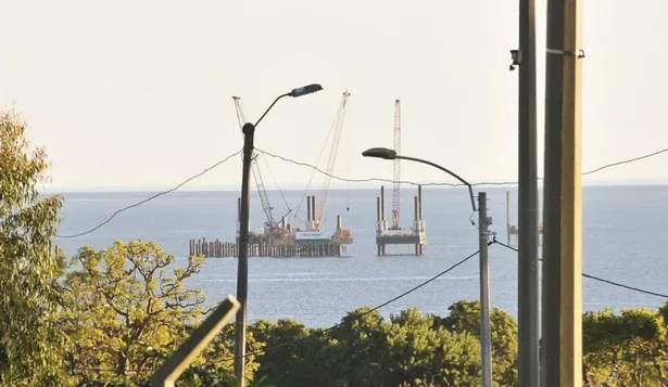 Exceso de gas en el mundo reflota planta regasificadora en Uruguay