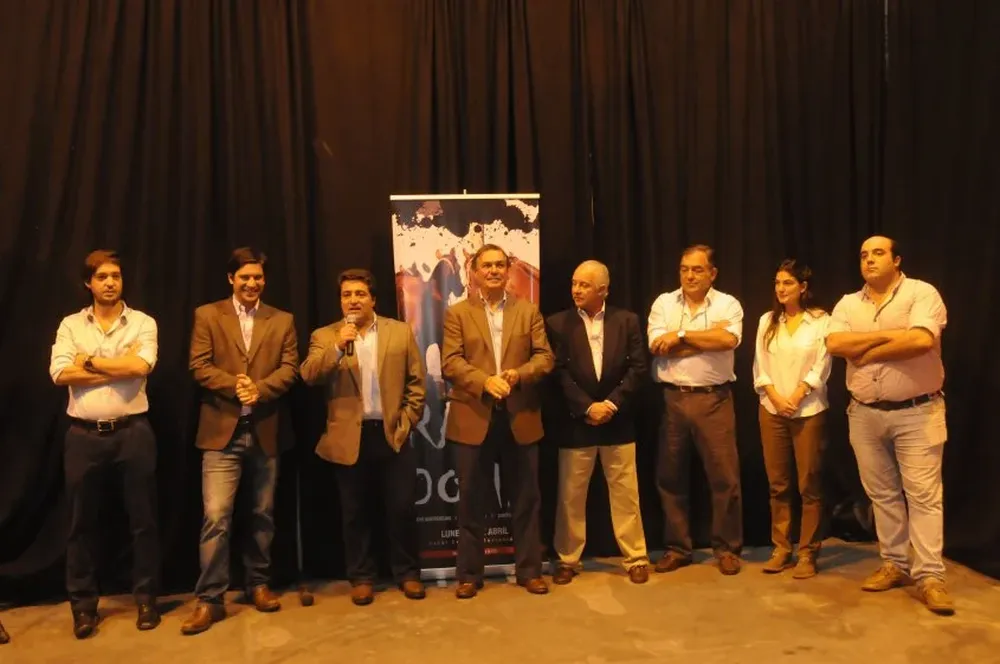 Integrantes de las cabañas y del escritorio rematador en la conferencia