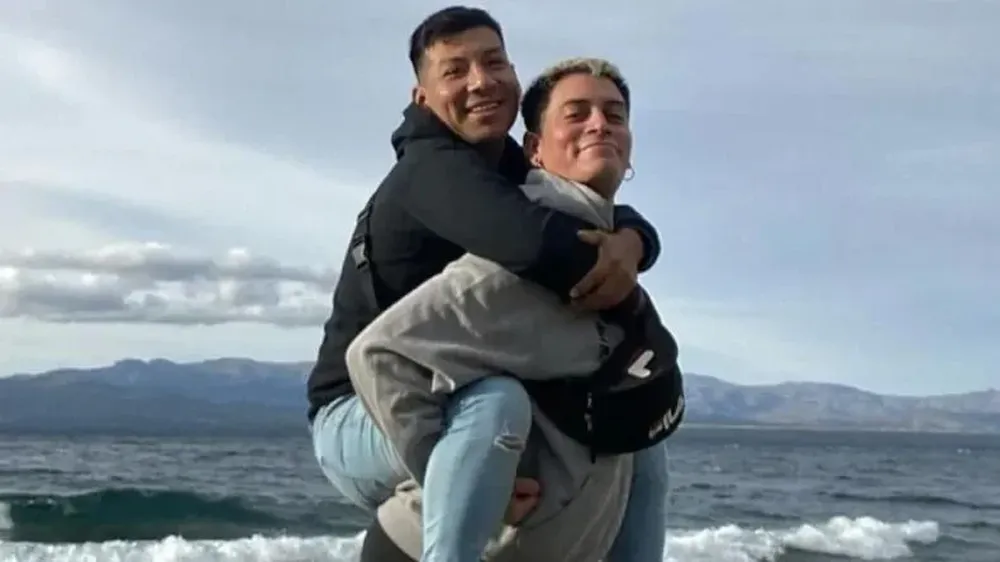 Germán Medina junto a su pareja, Julio Mendoza.