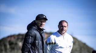 Diego Forlán y Diego Ruso Pérez en el amistoso de la sub 20 y Durazno FC