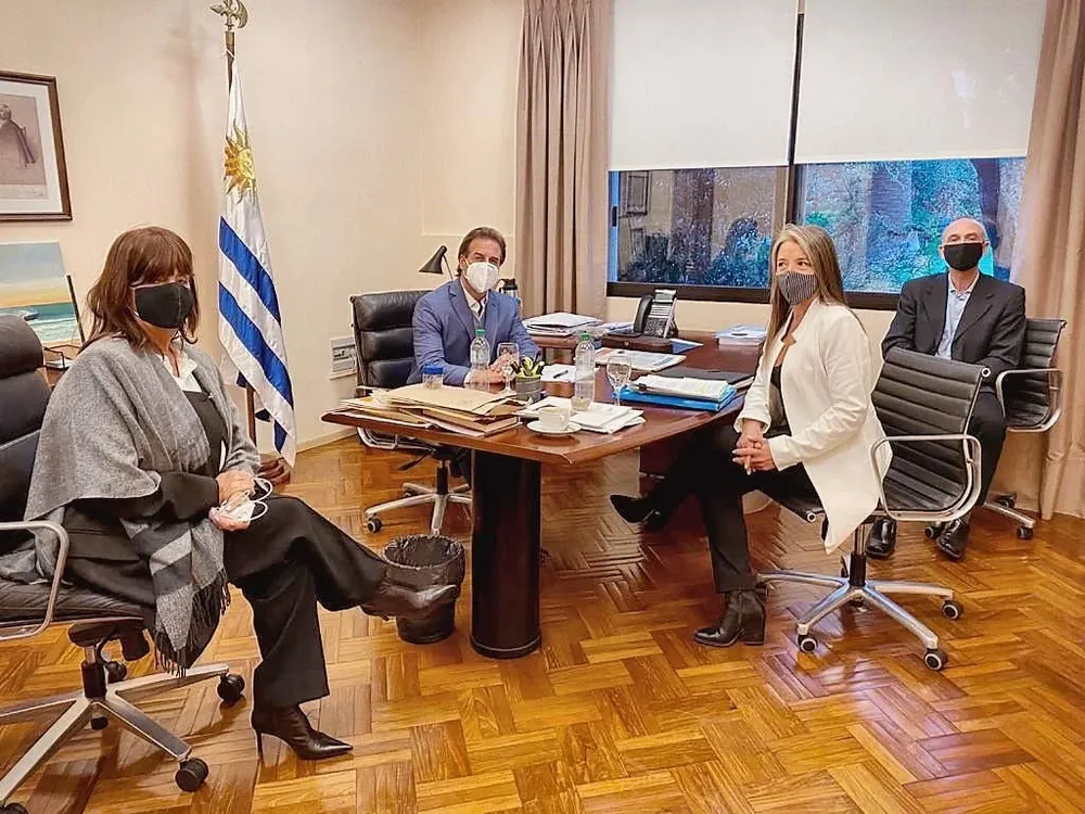 El presidente Lacalle Pou en reunión con la delegación de la Unión de Exportadores.