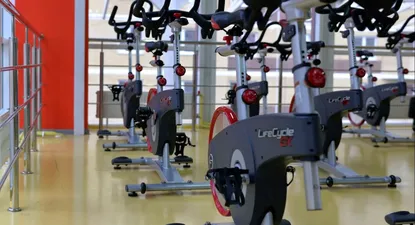 Cadenas globales de fitness llegan a Uruguay: ¿cómo se preparan los gimnasios de barrio?