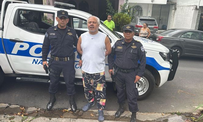 El abogado constitucionalista Enrique Anaya fue capturado este sábado en su casa de Santa Tecla.