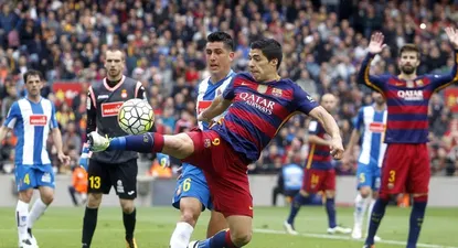 Luis Suárez, anotó dos en el derby ante Espanyol