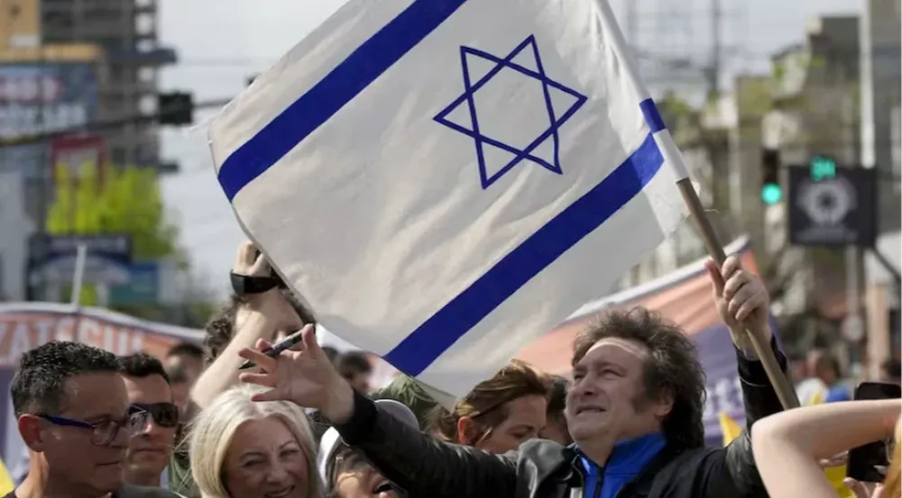 Milei ondeó una bandera de Israel