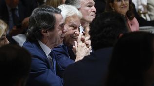Los expresidente del Gobierno de España, José María Aznar y Felipe González. EFE