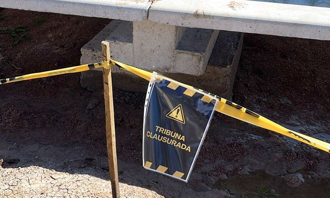 Tribuna clausurada: el cartel que Peñarol colocó y que mostraba el estado de la tribuna de la Ciudad Deportiva