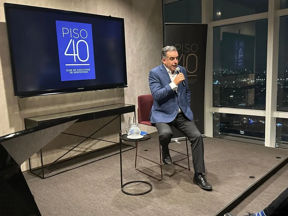 Orsi habló con empresarios en el Piso 40