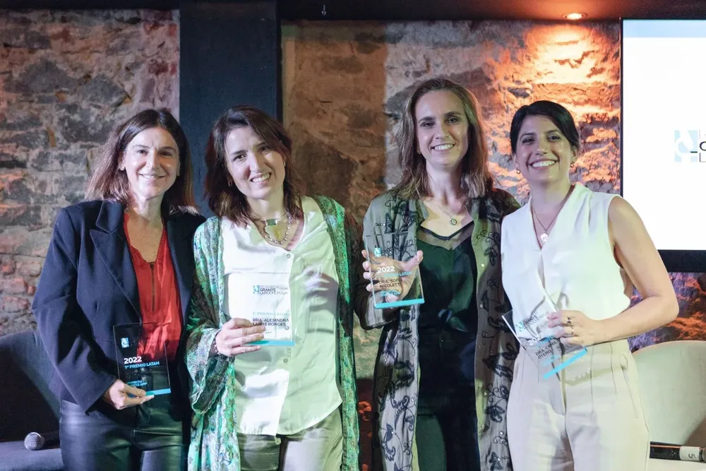 De izquierda a derecha: Dra. Cecilia Castillo, Dra. Alejandra Larre Borges, Dra. Sofia Nicoletti y Dra. Camila Otero.