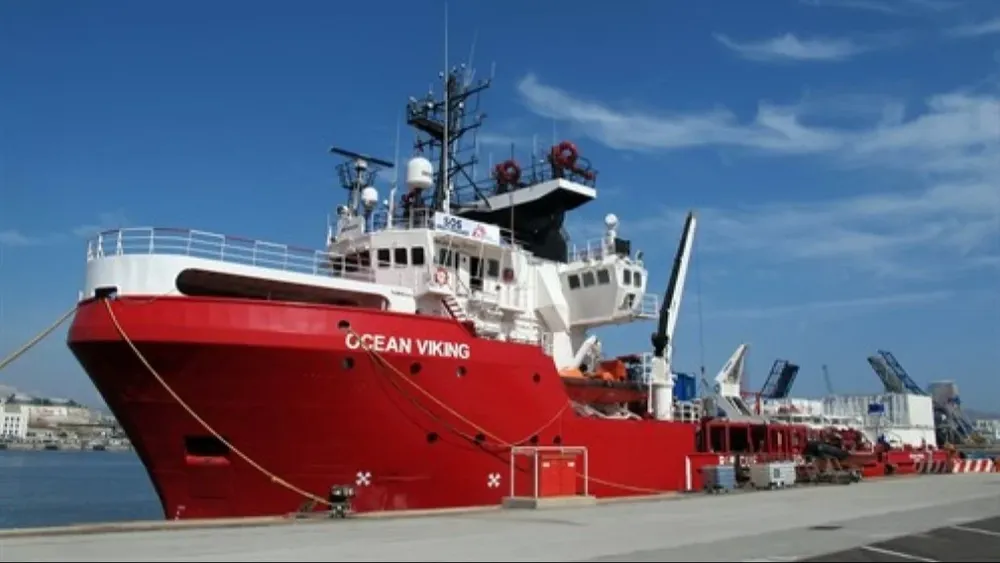 El Ocean Viking había rescatado el pasado miércoles en tres operaciones en el Mediterráneo a 244 personas migrantes cerca de las costas de Libia.