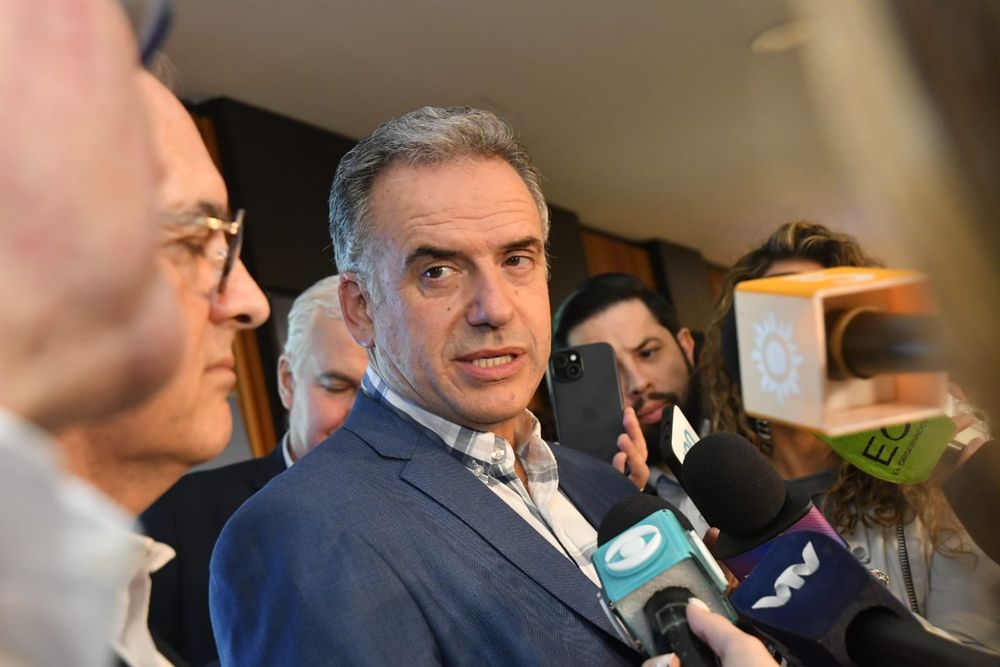 Yamandú Orsi en la presentación de los festivales de San Sebastián y Málaga