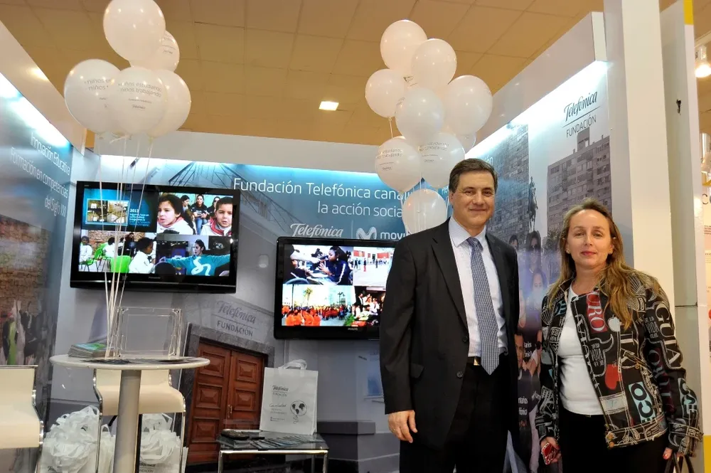 Director de Fundación Telefónica, José Pedro Derrégibus y la gerenta de Fundación Telefónica, María Noel Orellano