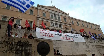 Ayer hubo protestas en Atenas contra la austeridad.