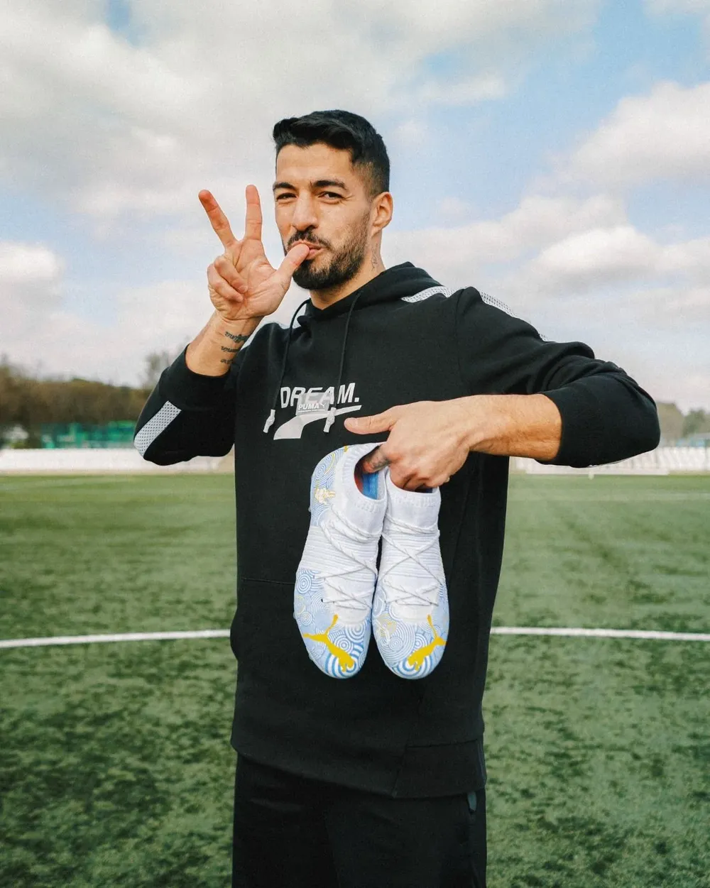 Luis Suárez con el calzado que utilizará por los 500 goles