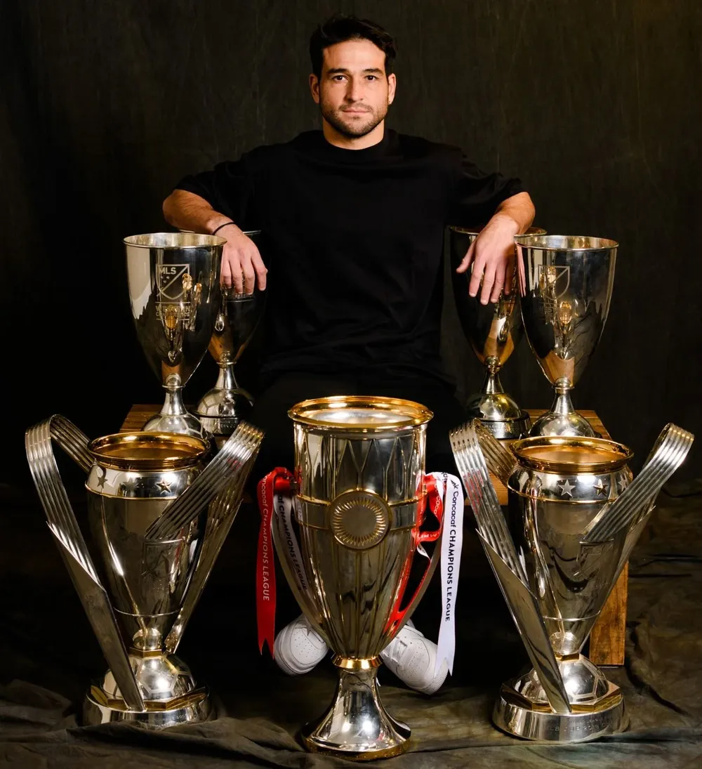 Nicolás Lodeiro y los trofeos que ganó en el Seattle