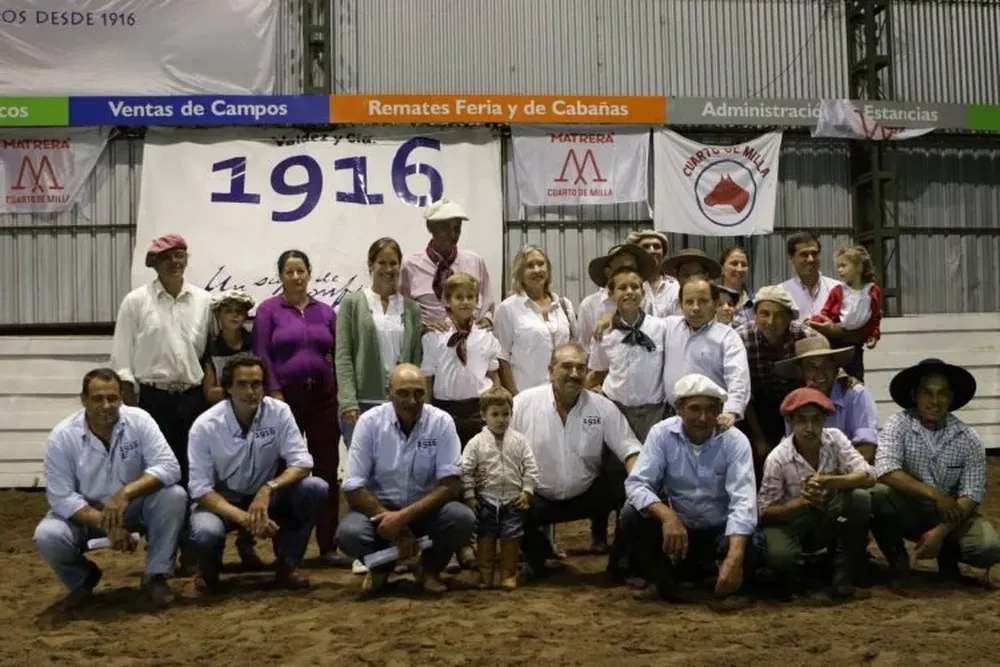 Integrantes de las cabañas y del escritorio Valdez y Cía en Don Tito