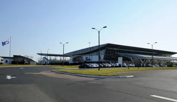 Aeropuerto de Punta del Este: entre críticas por herrumbrado y nuevas inversiones