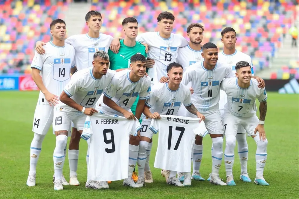 El equipo de Uruguay ante Gambia