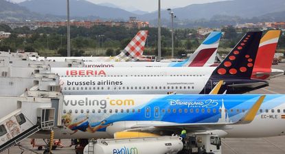 Archivo.- &nbsp;Vista de varios aviones en el aeropuerto de Bilbao.