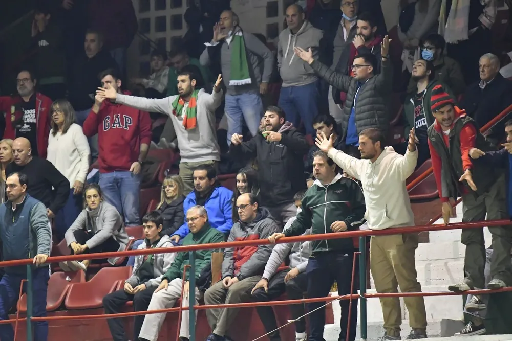 Los cánticos causaron indignación en la hinchada de Aguada