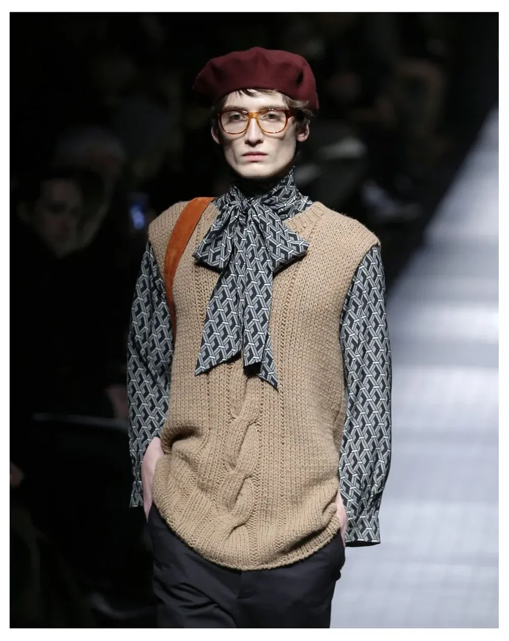 Gucci ofreció una de las colecciones masculinas que dieron más que hablar gracias a su ruptura de género