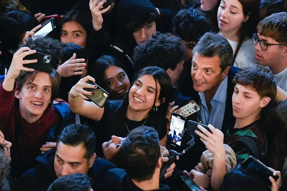 Massa con alumnos del Nacional Buenos Aires