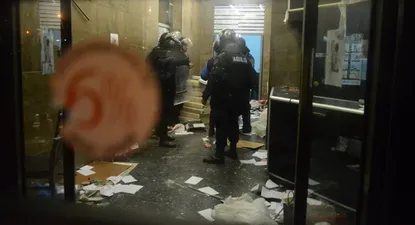 Policías desalojan el edificio del Consejo Directivo Central (Codicen) de la Administración Nacional de Educación Pública (ANEP), tras cuatro días de ocupación por parte de gremios estudiantiles.