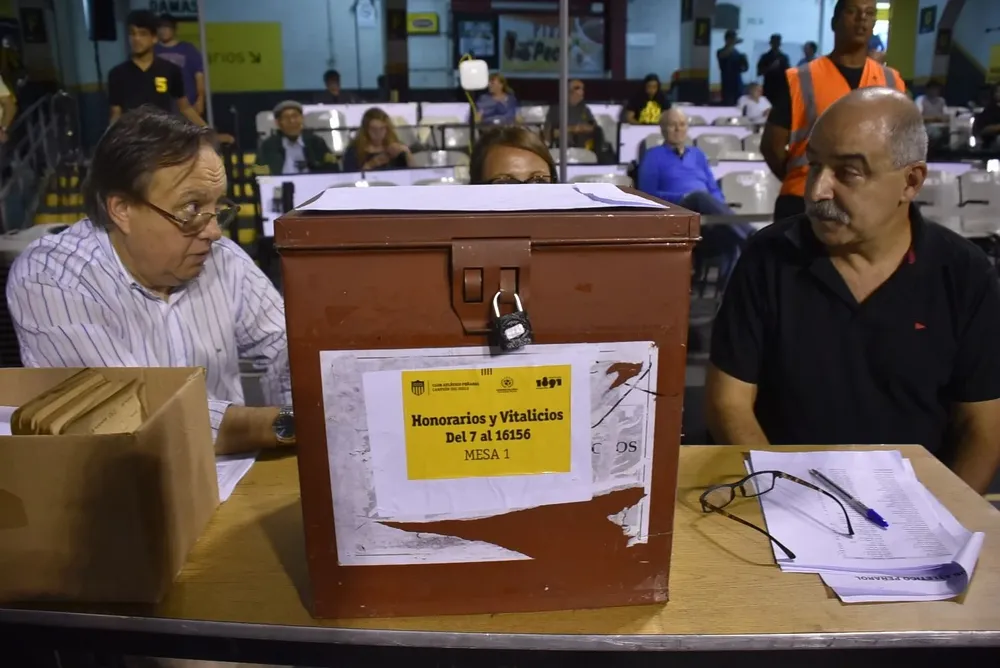 El padrón electoral de Peñarol fue depurado por la Corte Electoral