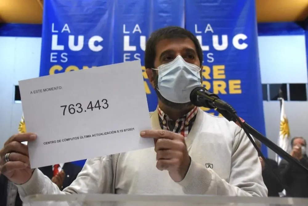 Fernando Pereira cuando anunciaba que se habían llegado a las firmas necesarias