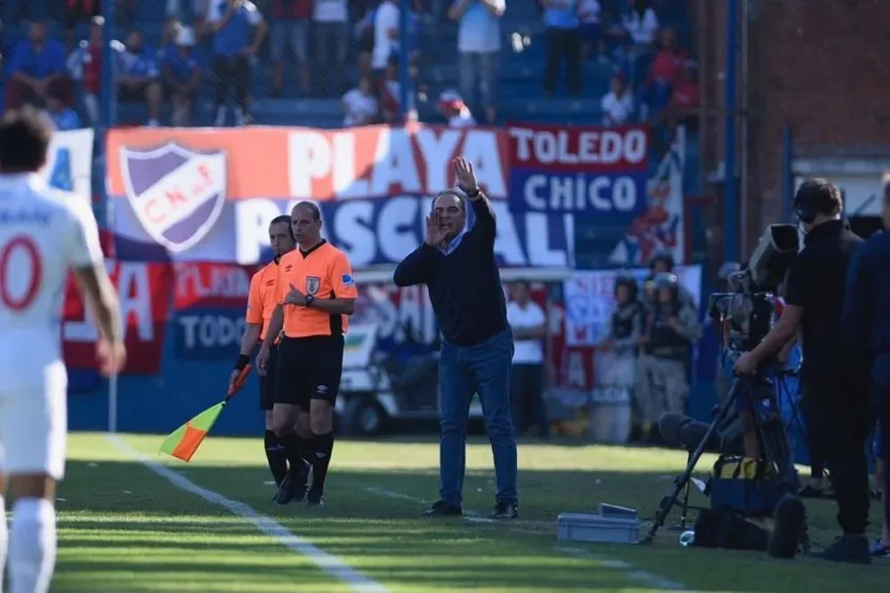 Martín Lasarte en Nacional-Defensor Sporting
