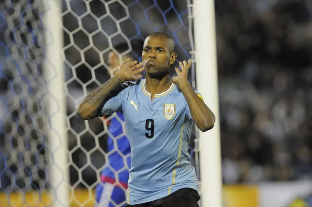 Con la selección llegó a ser titular como extremo