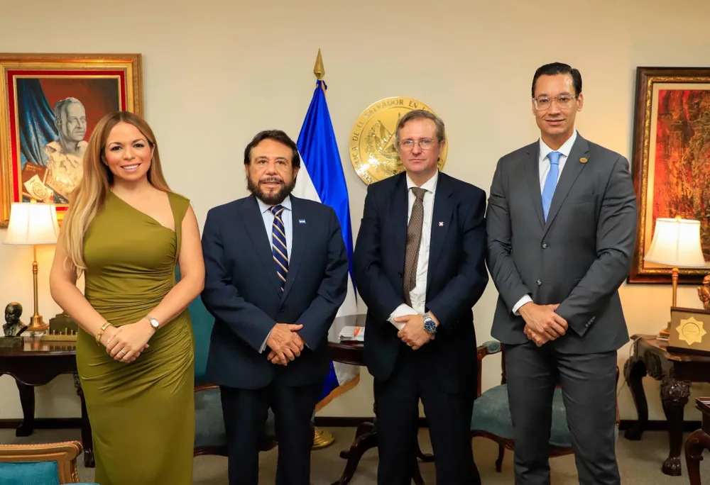 Reunión vicepresidente de El Salvador, Félix Ulloa, con presidente de Certal, Pablo Scotellaro