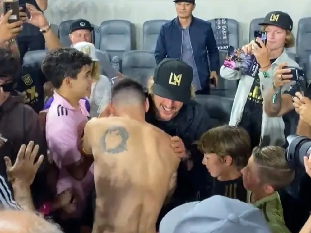 Owen Wilson y su abrazo con Messi.