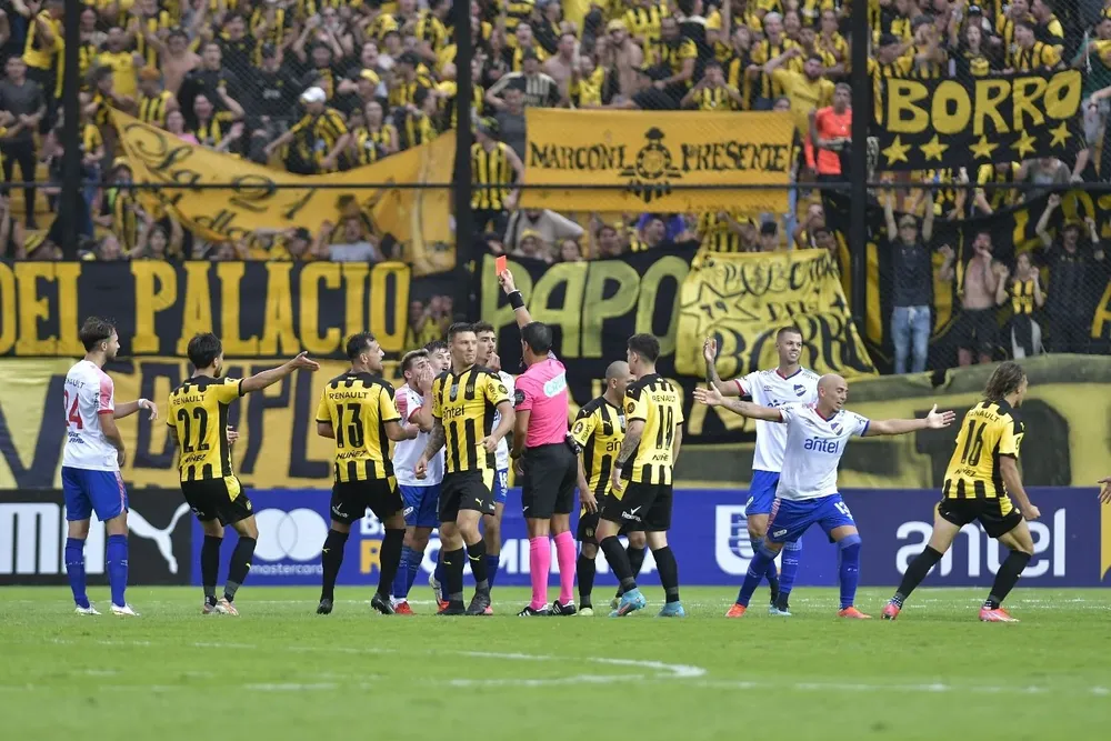 El clásico del domingo dejó un tendal de denuncias