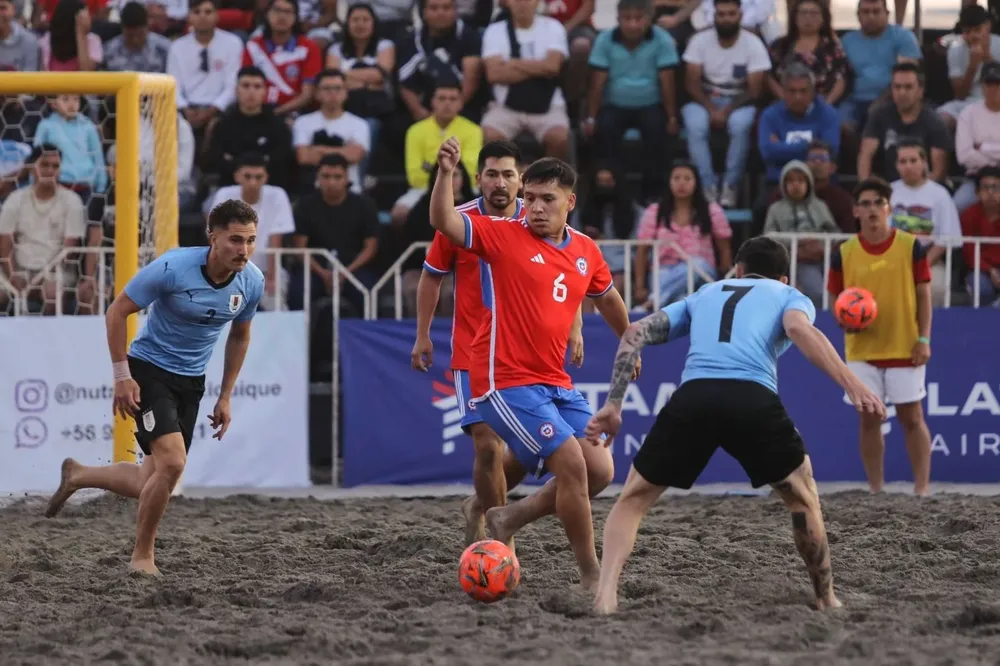 Chile le ganó 3-2 a Uruguay