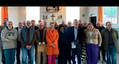 La foto de los libertarios con los genocidas en Ezeiza, una de los hechos que tensionó la interna.&nbsp;