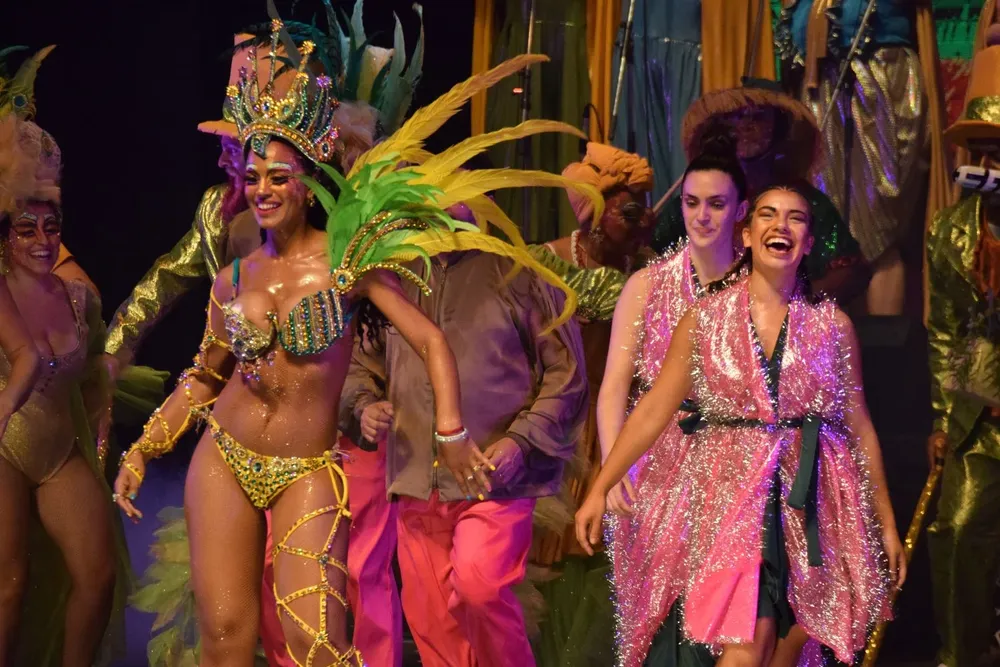 Integrantes de la comparsa Valores.