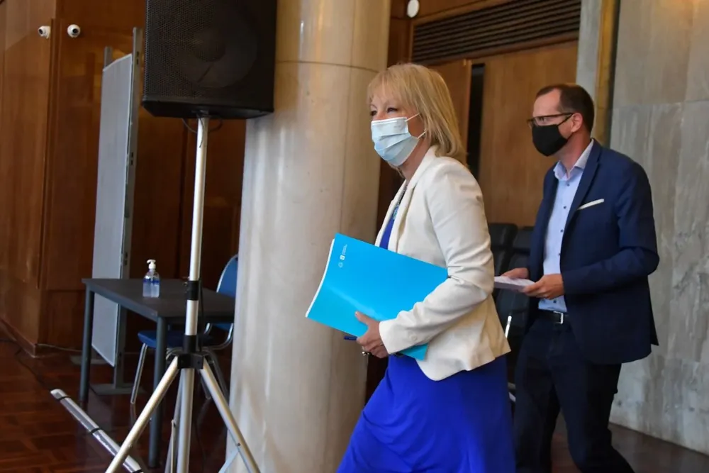 La intendenta de Montevideo Carolina Cosse presentando el programa de limpieza de la ciudad