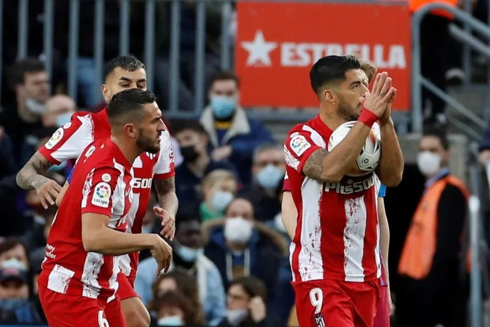 Luis Suárez pide disculpas por su gol en el Camp Nou